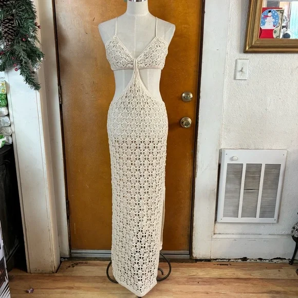 Swimsuit cover up dress.  6/8. - Picture 4 of 7